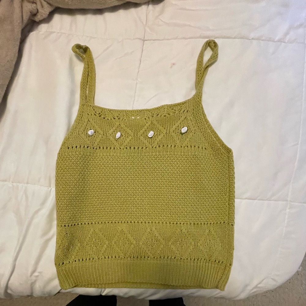 Super cute knit top-green